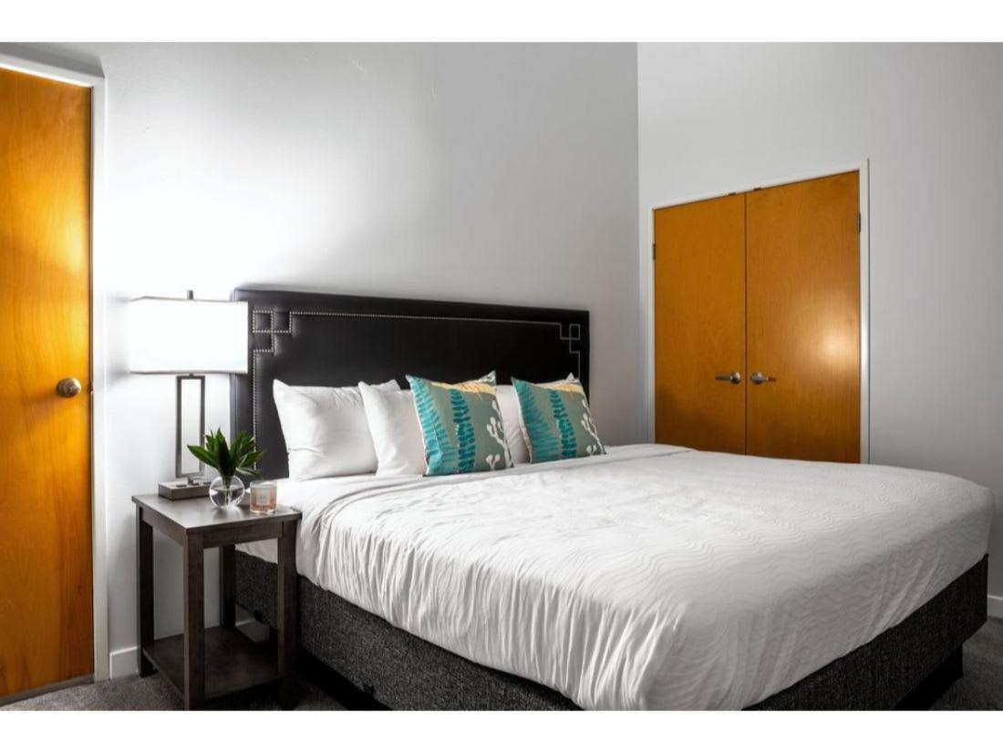 2Br 2Ba In The Block By Cozysuites! Indianapolis Buitenkant foto